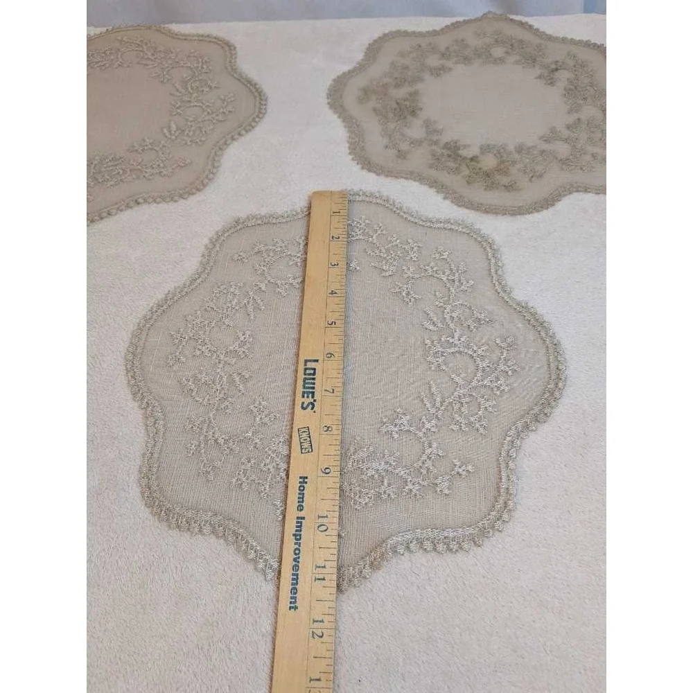 Vintage Lace Runner and Doilies Set Floral Embroidered Table Home‎ Decor